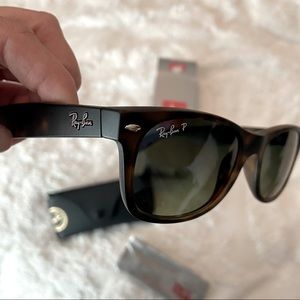 Brand new Ray Ban polarized wayfarer